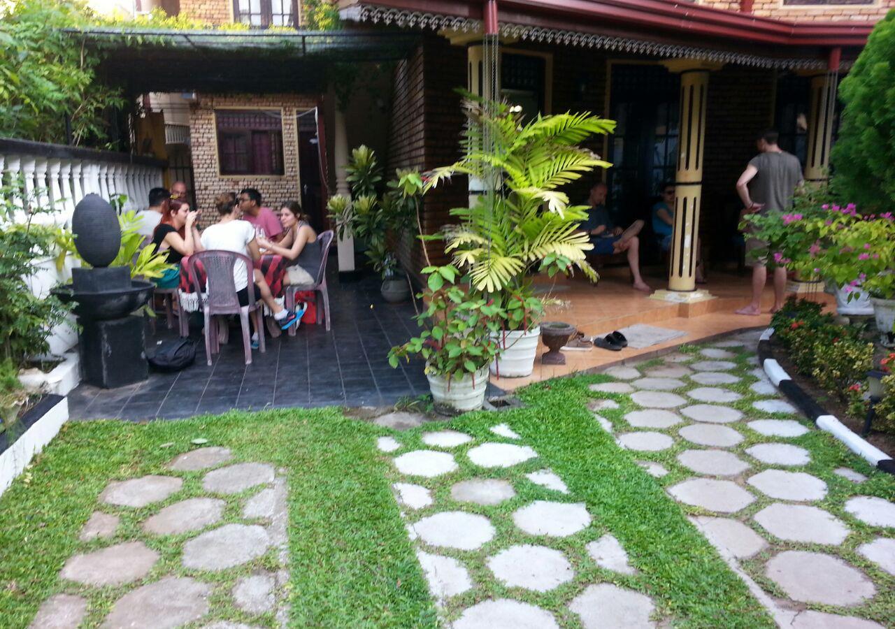 Colombo Lavinia Beach Hostel Dehiwala-Mount Lavinia Bagian luar foto