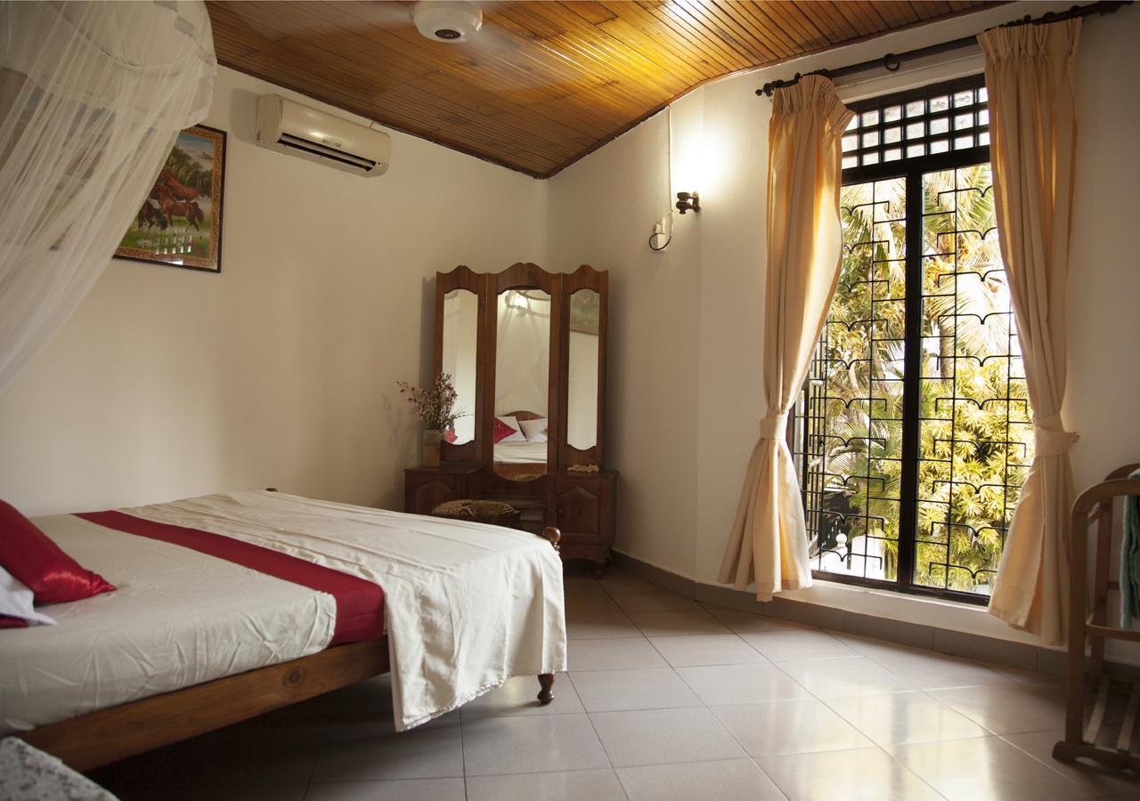 Colombo Lavinia Beach Hostel Dehiwala-Mount Lavinia Bagian luar foto